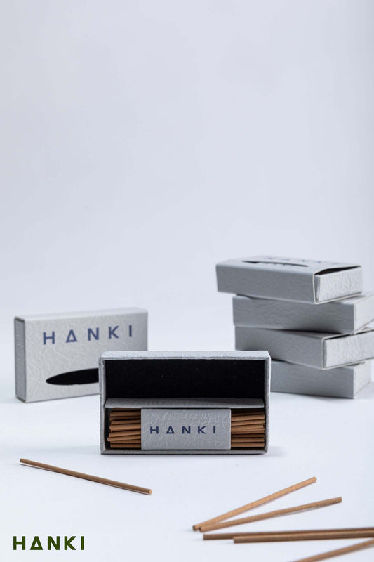 HANKI Sandalwood Incense travel size with 40 sticks and holder, made in Tibet for calming aromatherapy