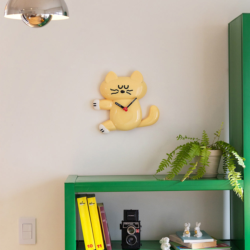 9to5 Studios_Romane Brunch Brother Mogry Moving Wall Clock