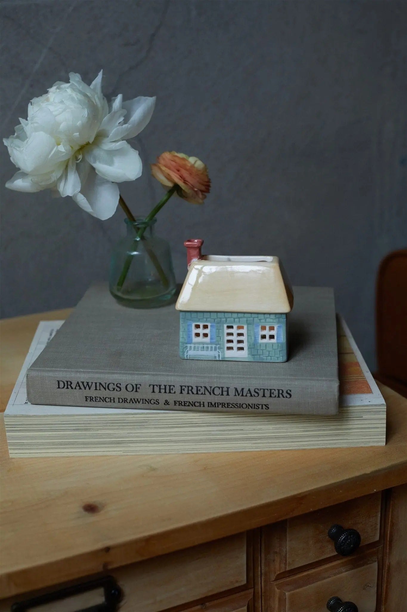 9to5 Studios_Paddywax English Cottage Style Incense & Tea Light Holder Ceramic House - Palo Santo