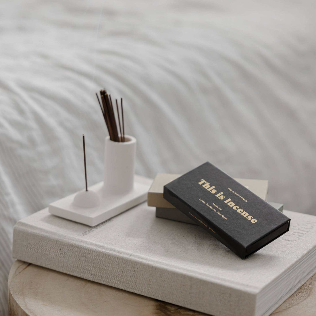 Incense for a short evening and scented candle comparison