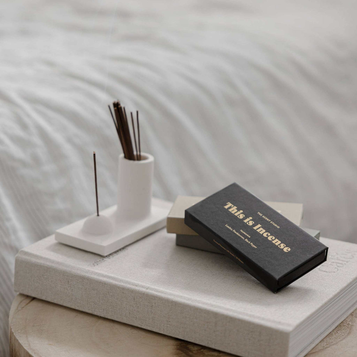 Incense for a short evening and scented candle comparison