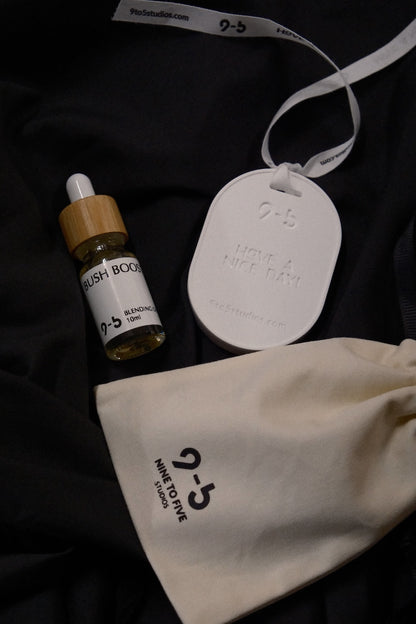 9to5 Studios Bush Boost blending oil with bamboo cap and branded ceramic tag