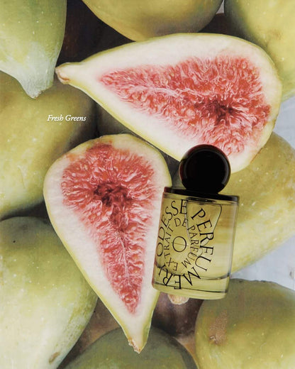 Odesse Morning Skin 香水瓶搭配新鮮綠無花果展示