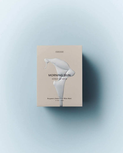 Odesse Morning Skin Extrait de Parfum 50ml 包裝盒，飾有马蹄蓮圖案
