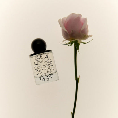 9to5 Studios Odesse Rose Wood Extrait De Parfum