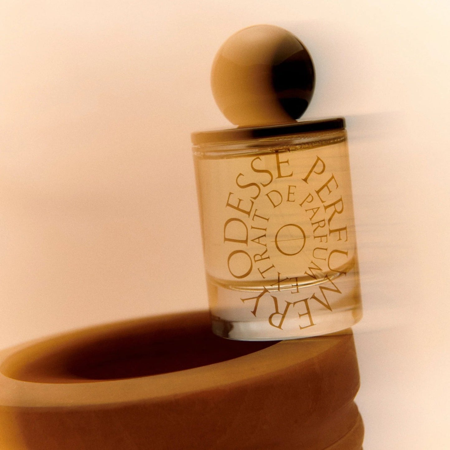 9to5 Studios Odesse The Valley Extrait De Parfum