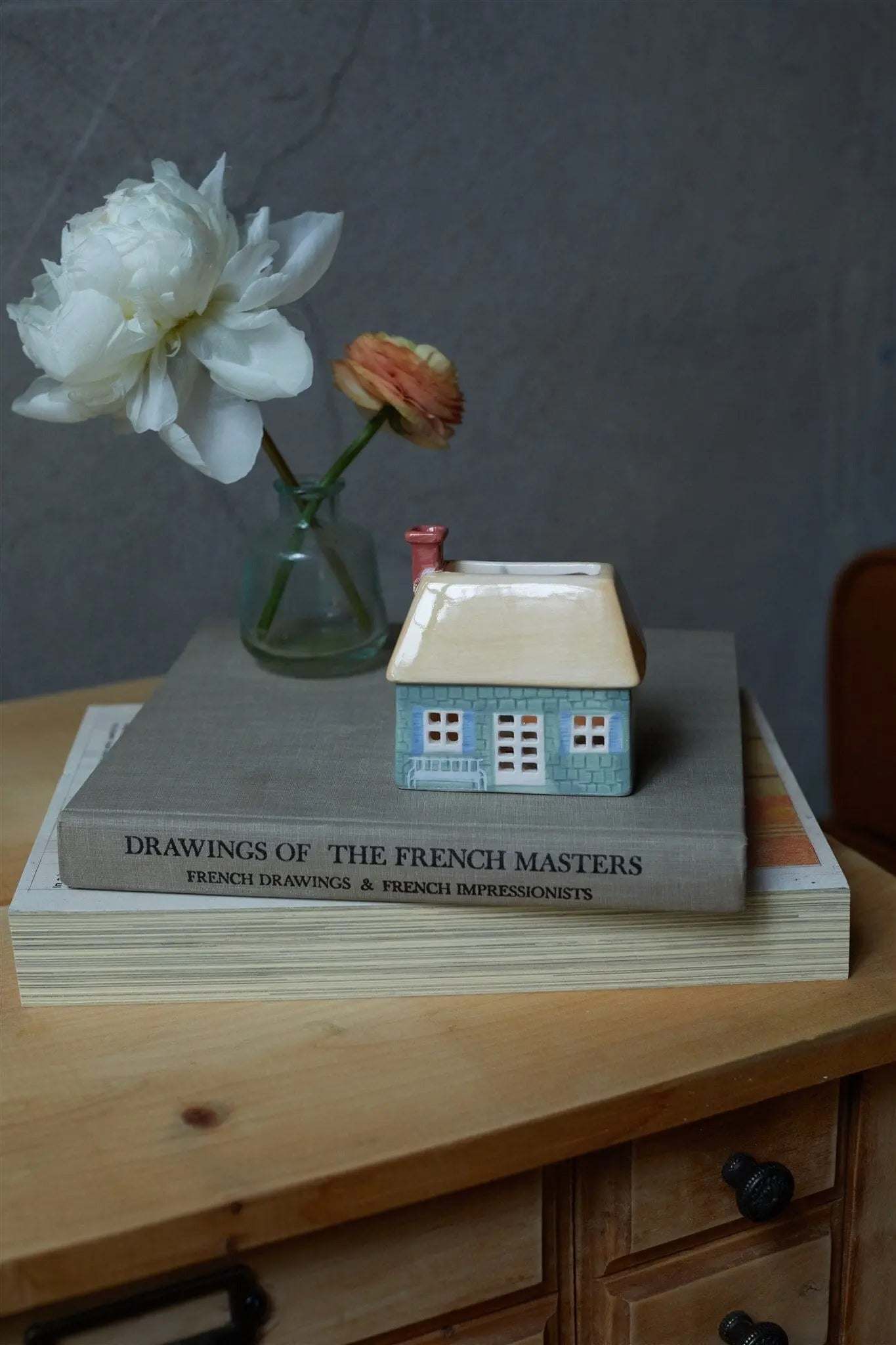 9to5 Studios_Paddywax English Cottage Style Incense & Tea Light Holder Ceramic House - Palo Santo