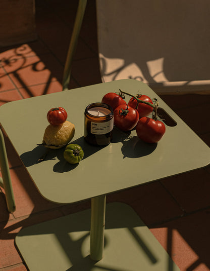 9to5studios Posie Candle POM: Tomato Leaf / Lemon Peel / Moss