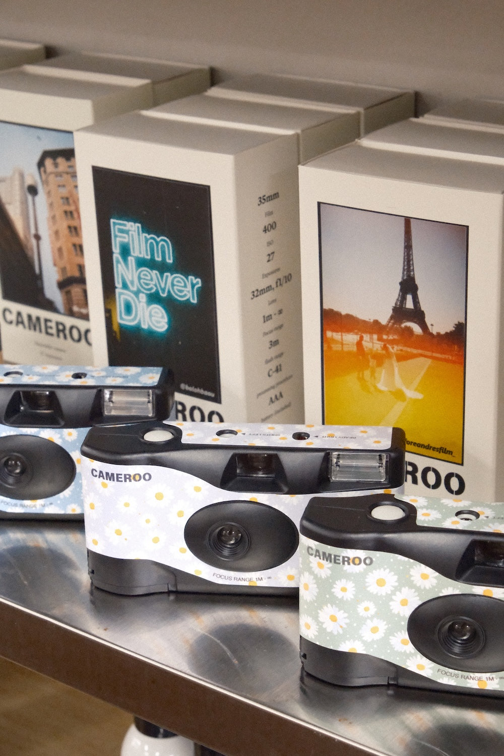 9to5 Studios Cameroo Disposable 35mm Film Camera - Daisy Bloom - Fresh Daisy