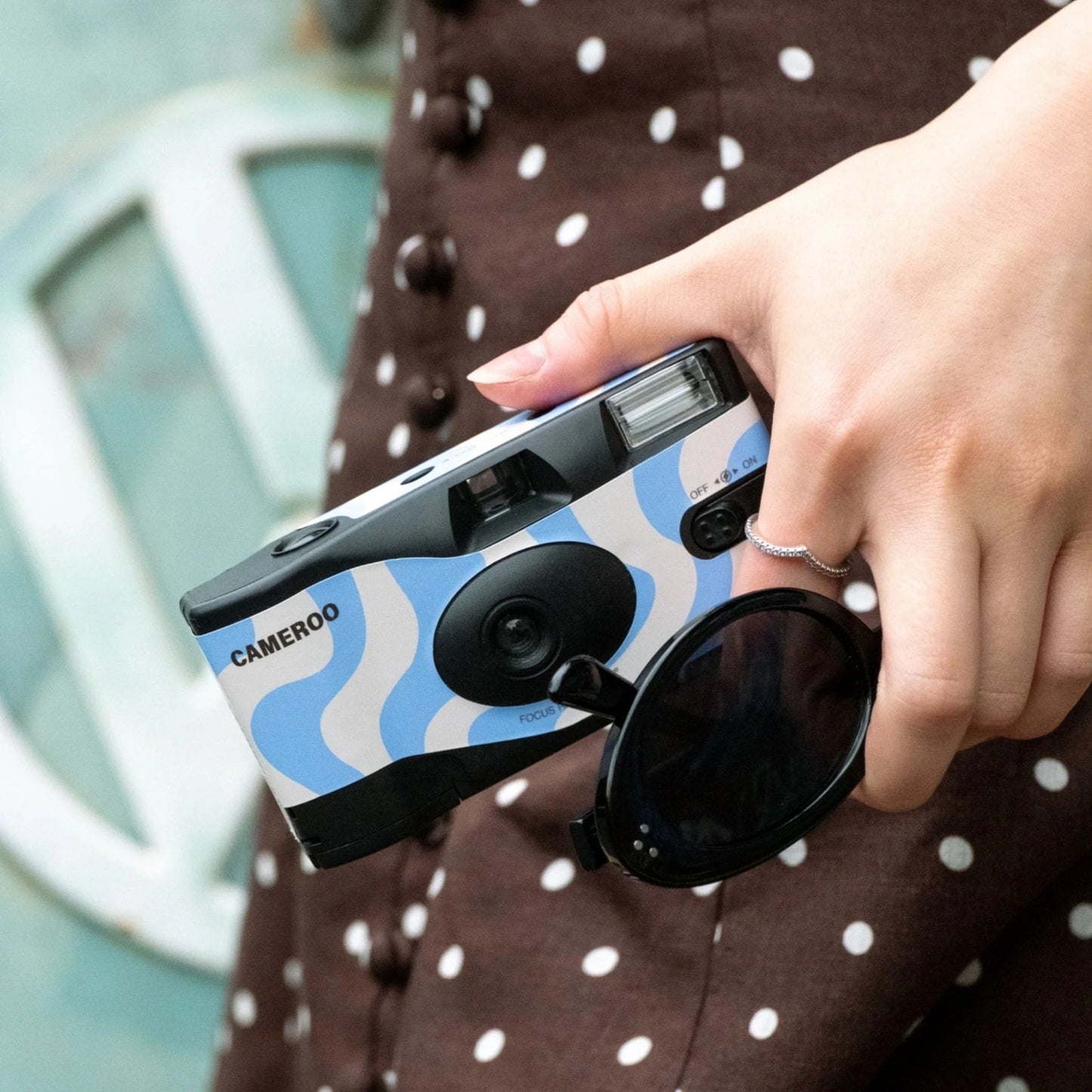 9to5 Studios Cameroo Disposable 35mm Film Camera - Wavy - Muted Sage