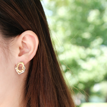 Organic Wave-shape Earrings Gold9to5 Studios